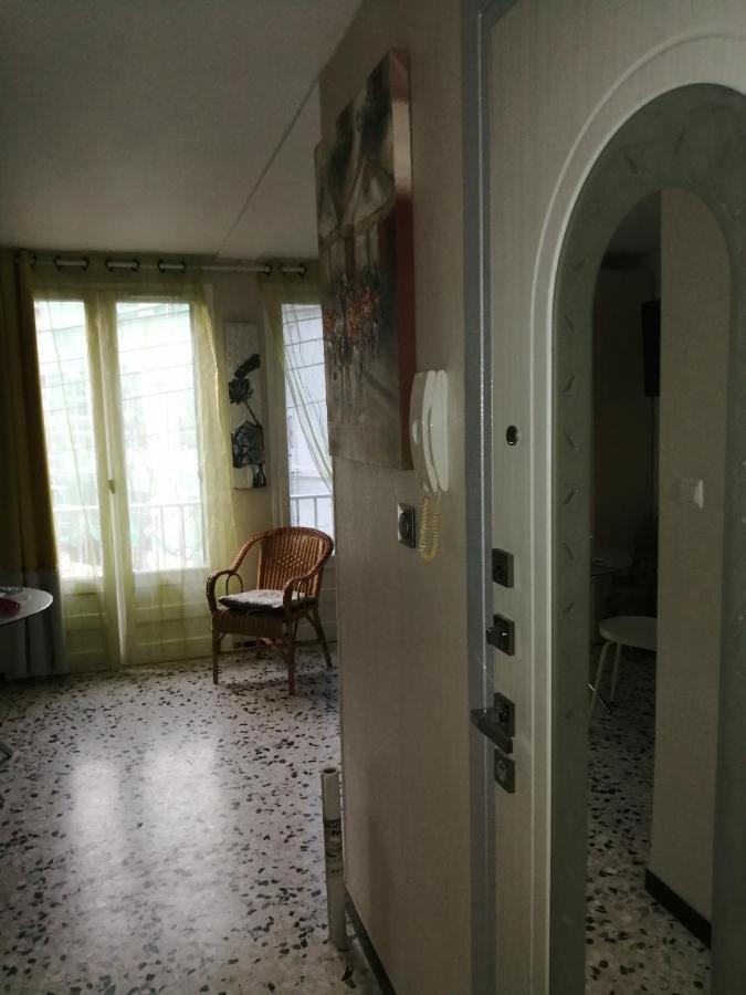 Magnifique Studio Non Fumeur Pres De La Gare Béziers Extérieur photo