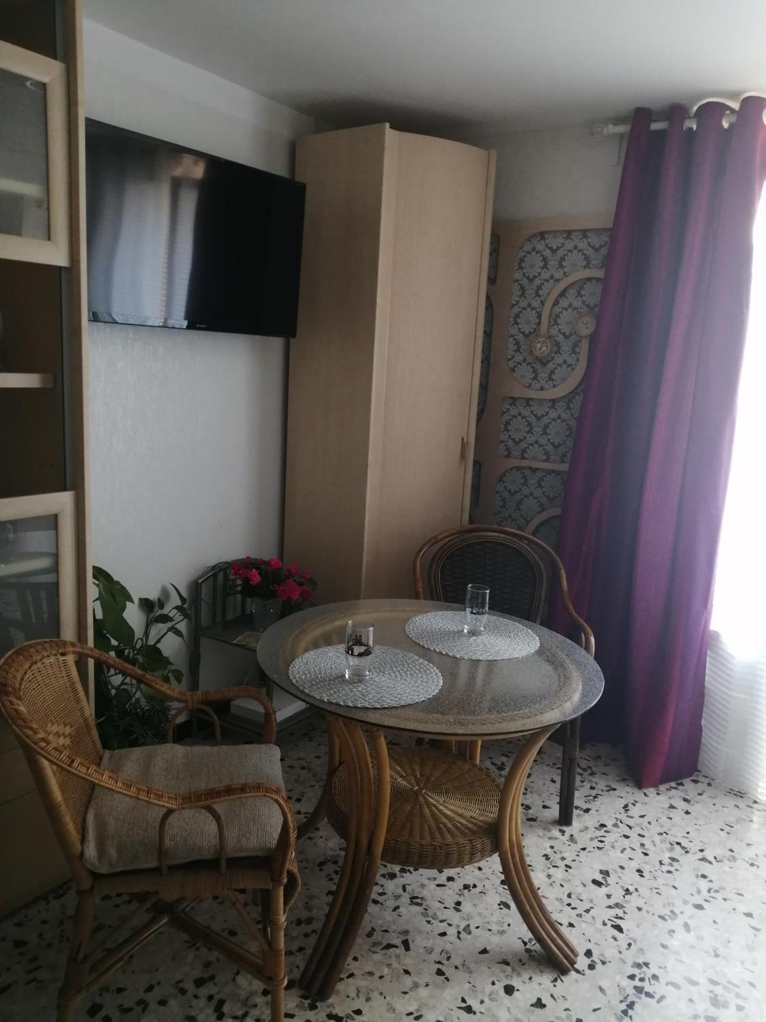 Magnifique Studio Non Fumeur Pres De La Gare Béziers Chambre photo